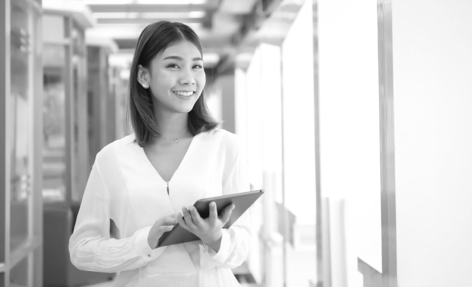 Team reviewing website analytics and traffic optimization strategies